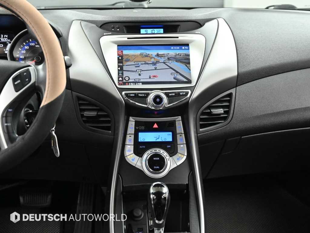 HYUNDAI Avante 2011 Plateado - Importación desde Corea - HF Imports Iquique - Foto 14
