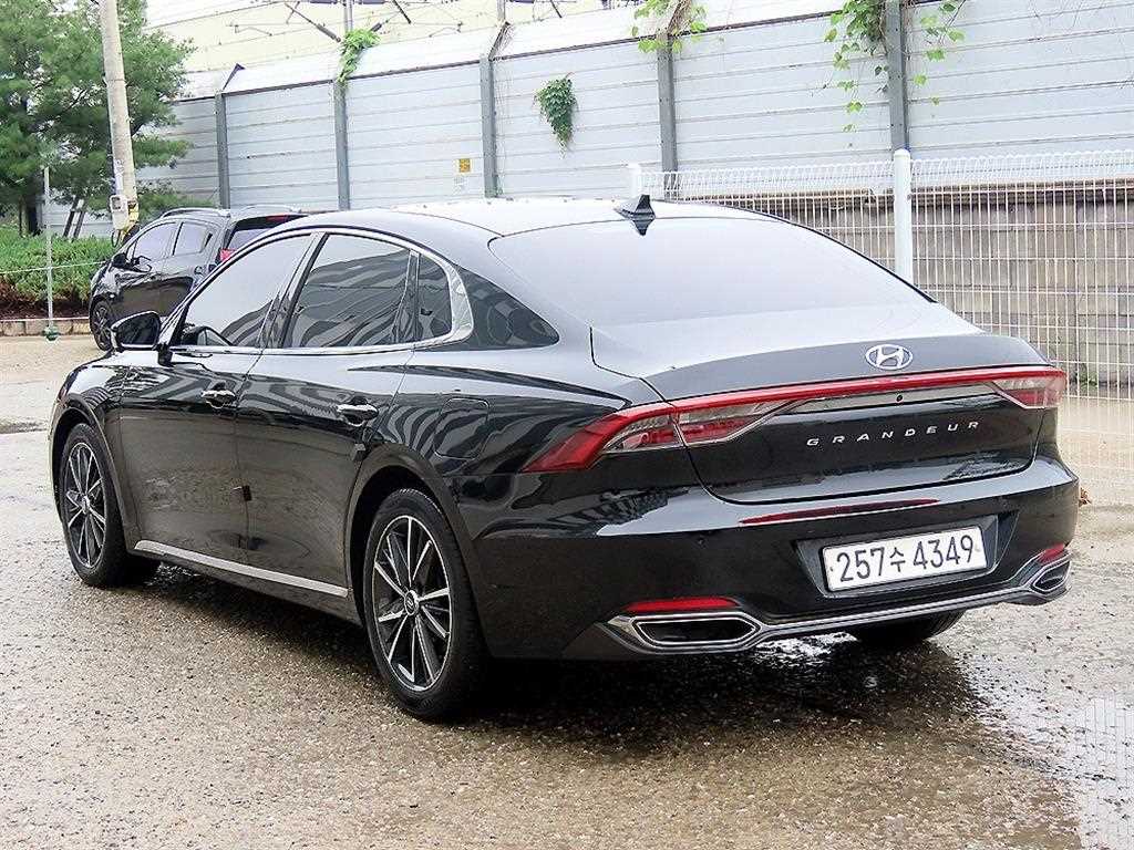 HYUNDAI Grandeur - Vista 3