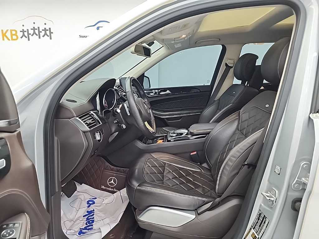 Mercedes Benz GLS Class - Vista 11