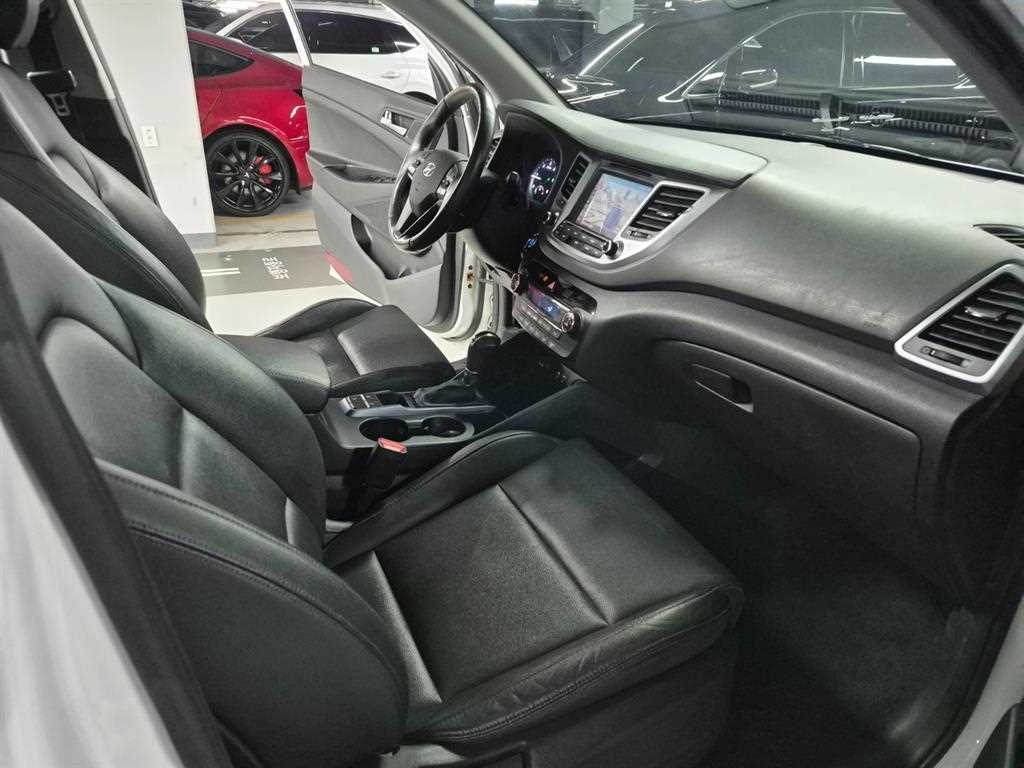 HYUNDAI Tucson - Vista 10