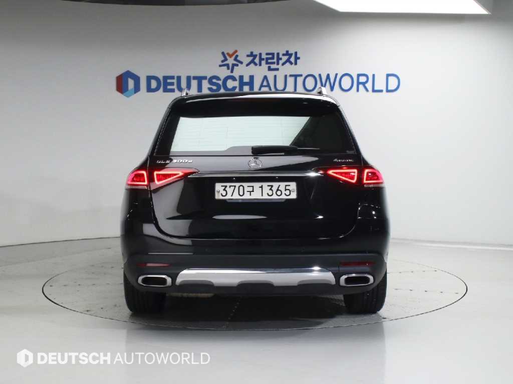 Mercedes Benz GLE Class - Vista 4