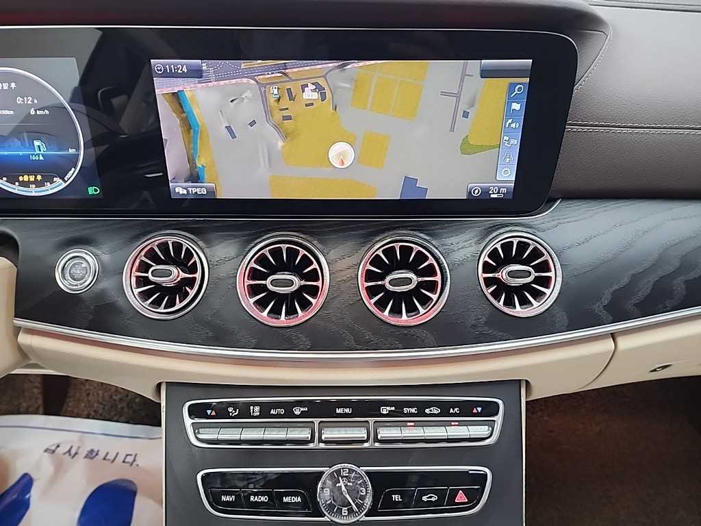 Mercedes Benz E class - Vista 10