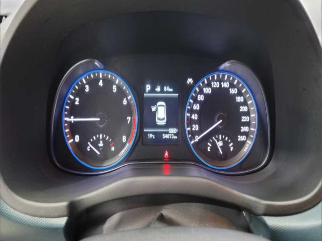 HYUNDAI Kona - Vista 4