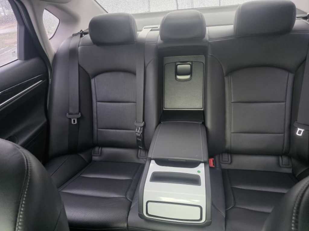 HYUNDAI Grandeur - Vista 10