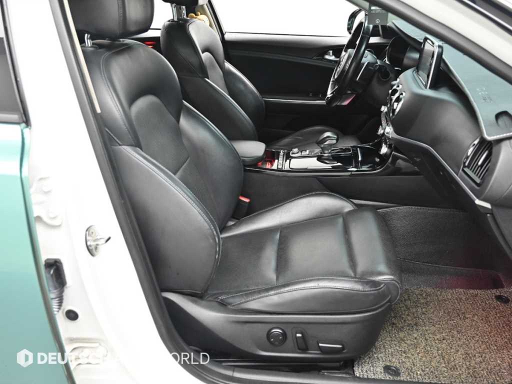KIA Stinger - Vista 10
