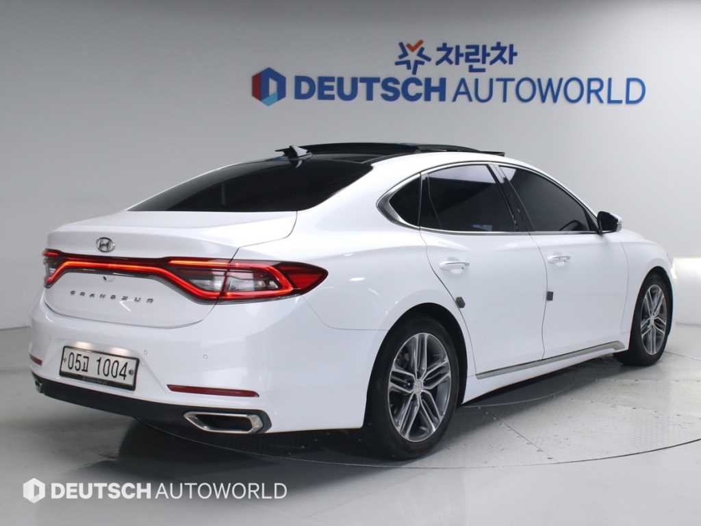 HYUNDAI Grandeur - Vista 2