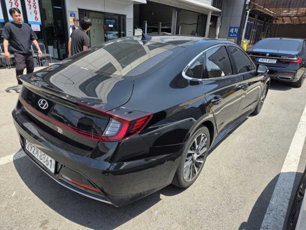 HYUNDAI Sonata - Vista 4
