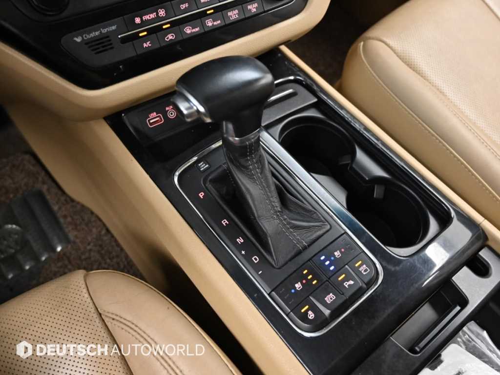 KIA Carnival - Vista 9
