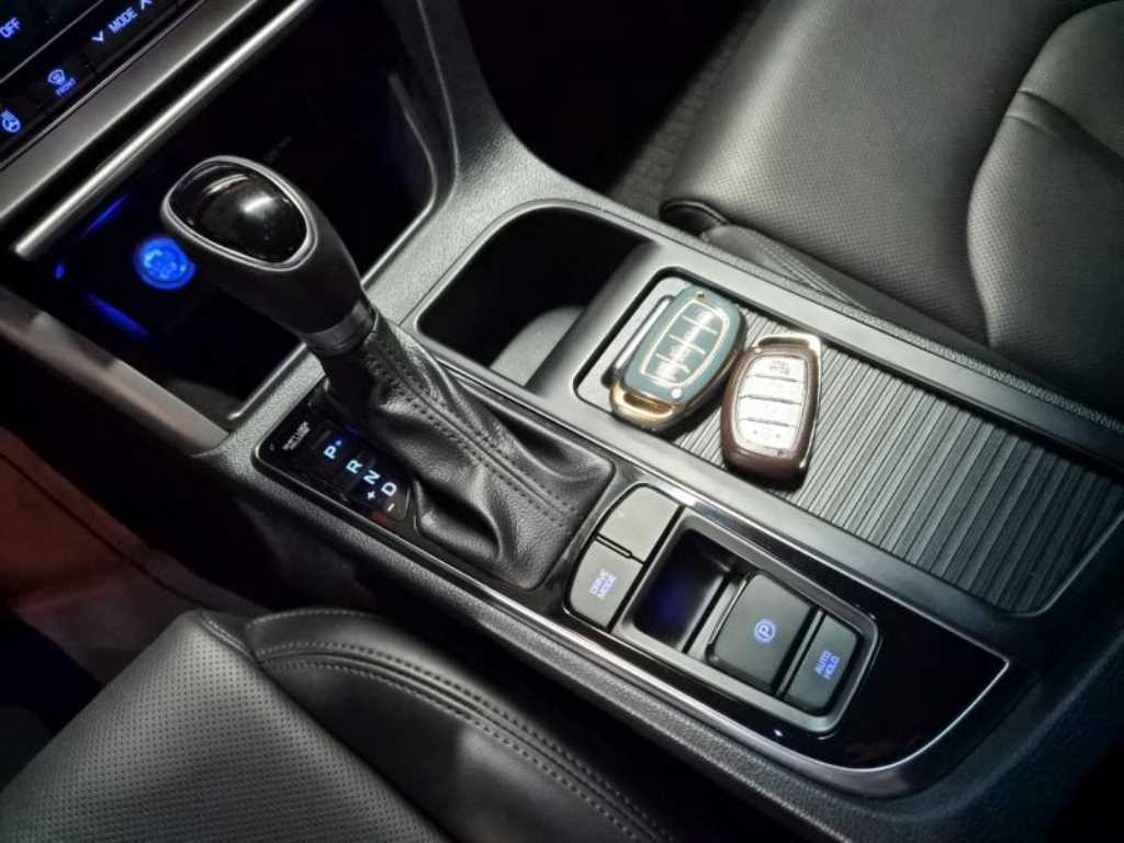 HYUNDAI Sonata - Vista 11