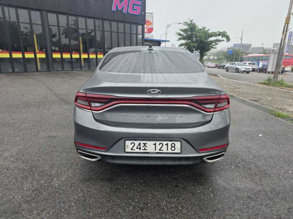 HYUNDAI Grandeur - Vista 3