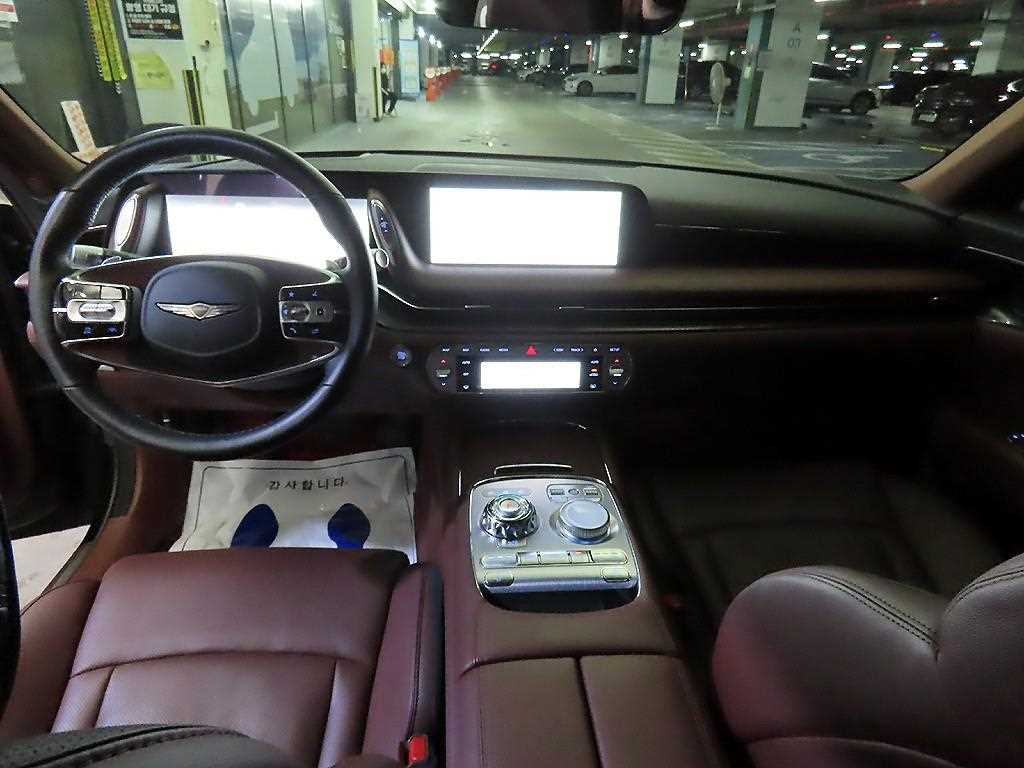 Genesis G90 - Vista 10