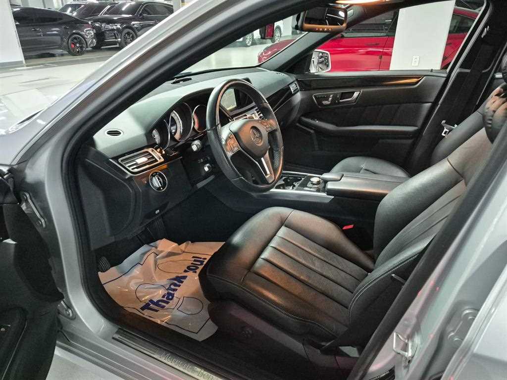 Mercedes Benz E class - Vista 7