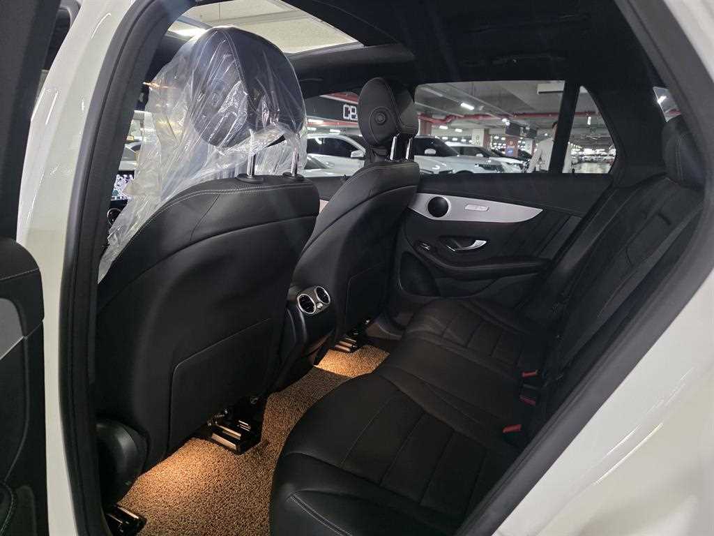 Mercedes Benz GLC Class - Vista 10