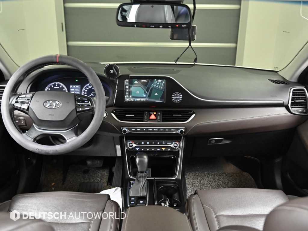 HYUNDAI Grandeur - Vista 7