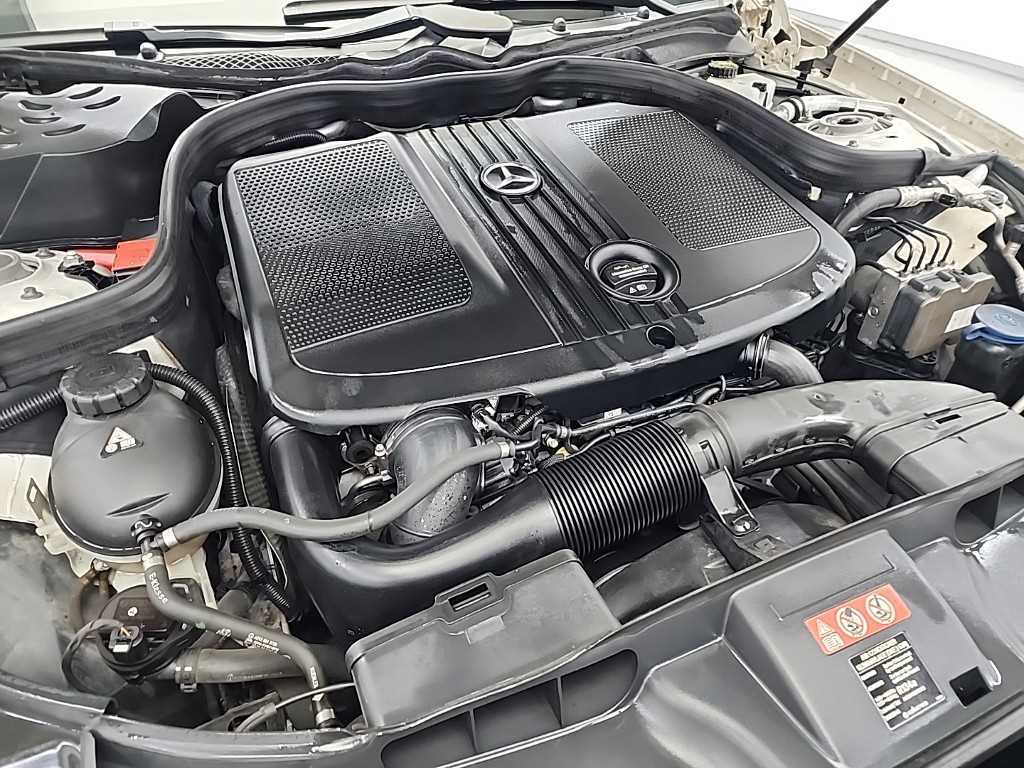 Mercedes Benz CLS Class - Vista 5
