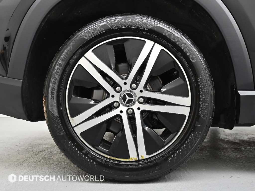 Mercedes Benz GLE Class - Vista 5