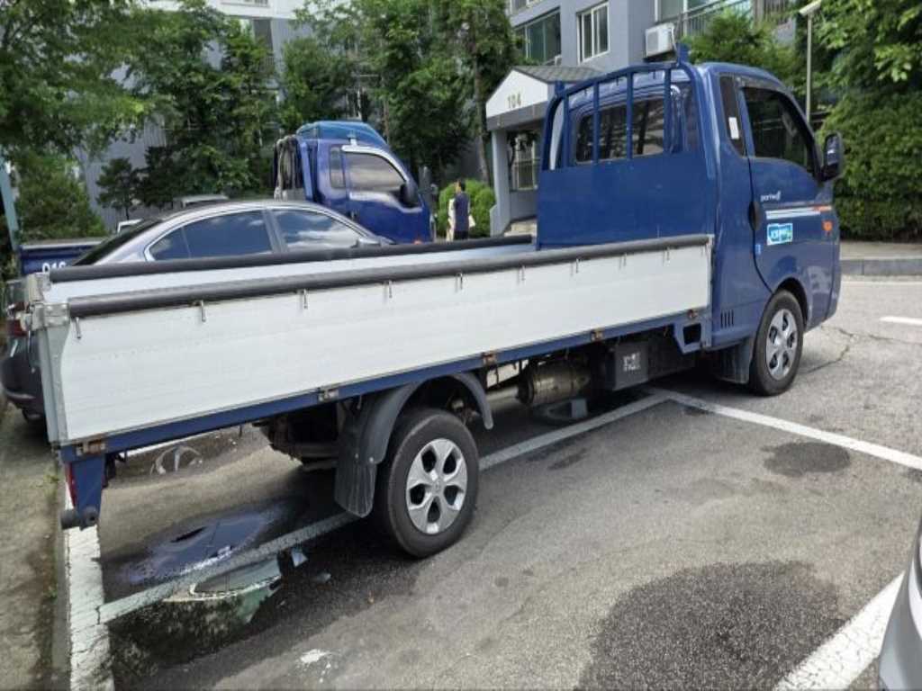 Small Truck Cargo (small) - Vista 3