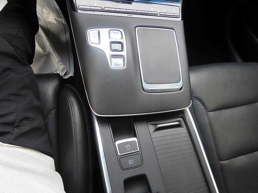 HYUNDAI Grandeur - Vista 10