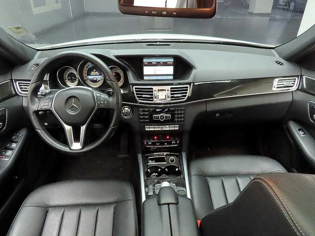 Mercedes Benz E class - Vista 8