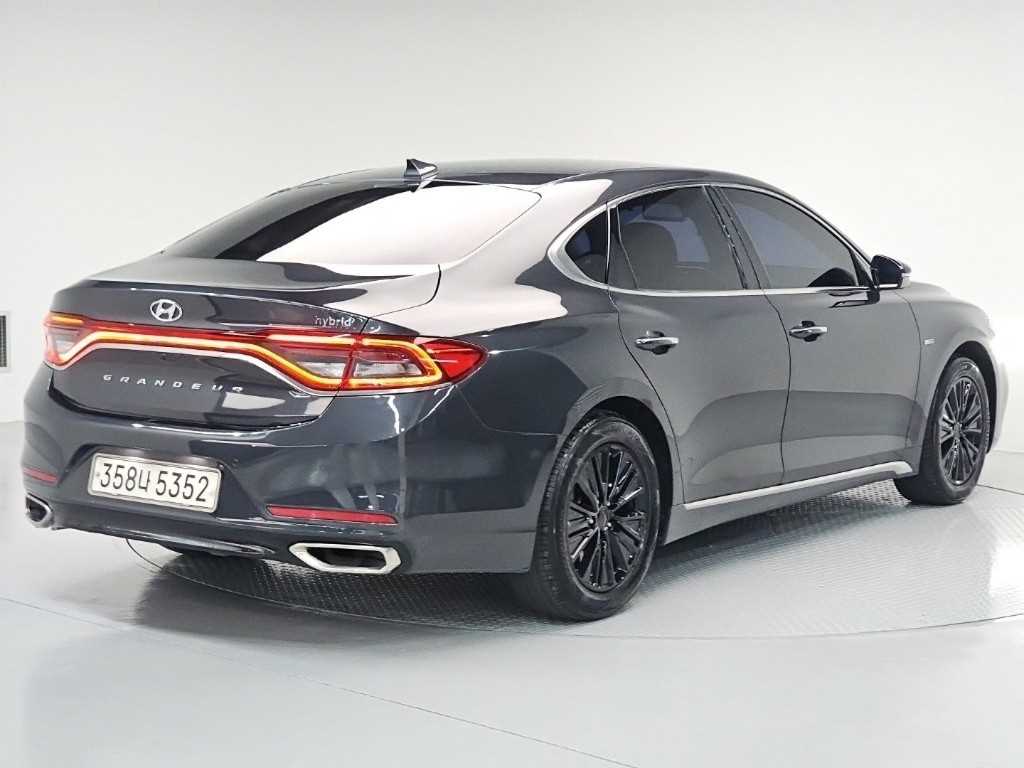 HYUNDAI Grandeur - Vista 4