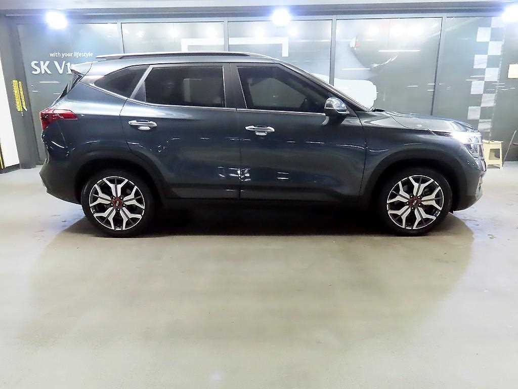 KIA Seltos - Vista 3