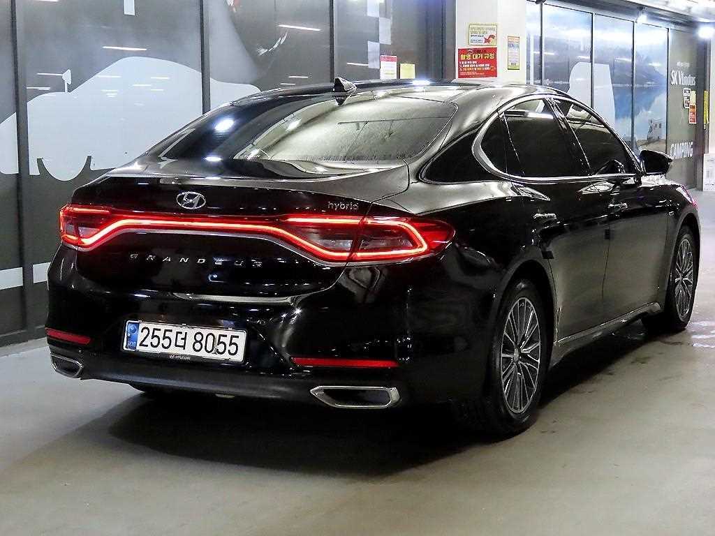 HYUNDAI Grandeur - Vista 4