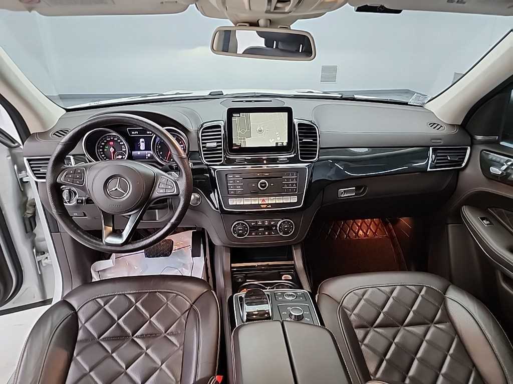 Mercedes Benz GLS Class - Vista 7