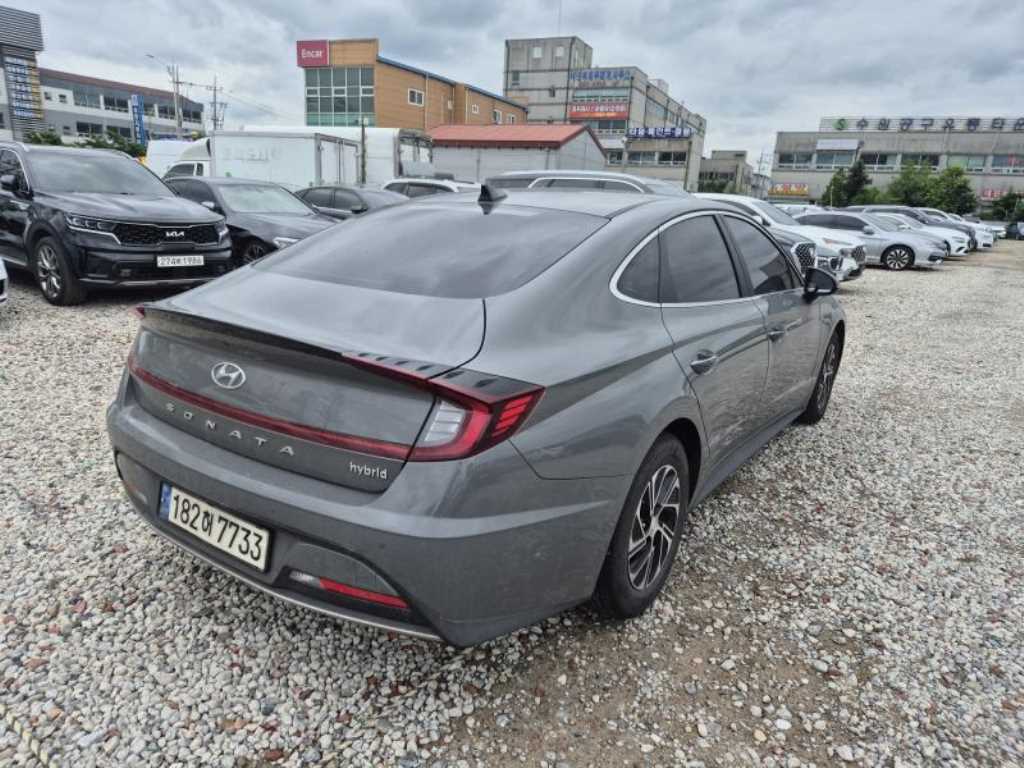 HYUNDAI Sonata - Vista 4