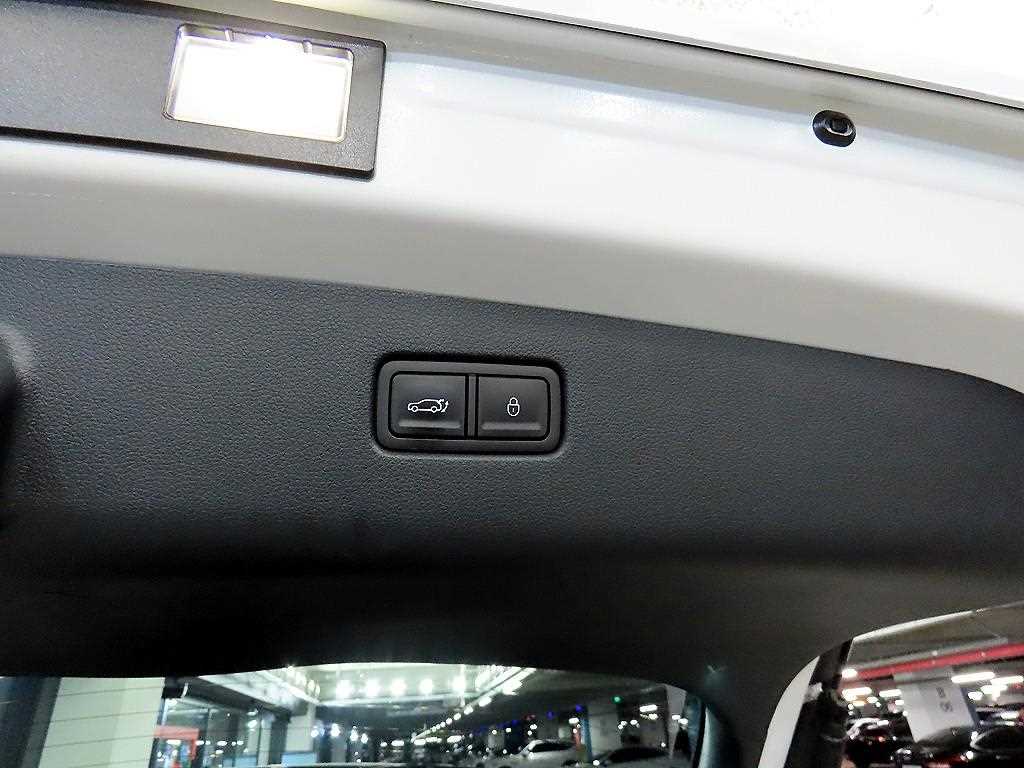 Genesis GV70 2023 Blanco - Importación desde Corea - HF Imports Iquique - Foto 15