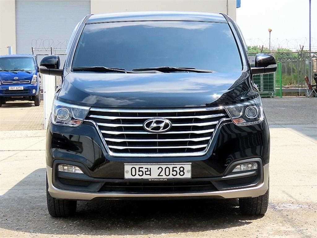 HYUNDAI Starex 2019 Negro - Importación desde Corea - HF Imports Iquique - Foto 1