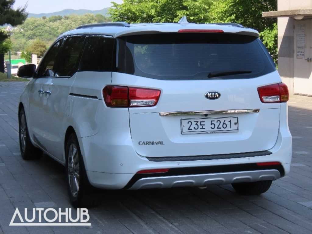 KIA Carnival - Vista 4
