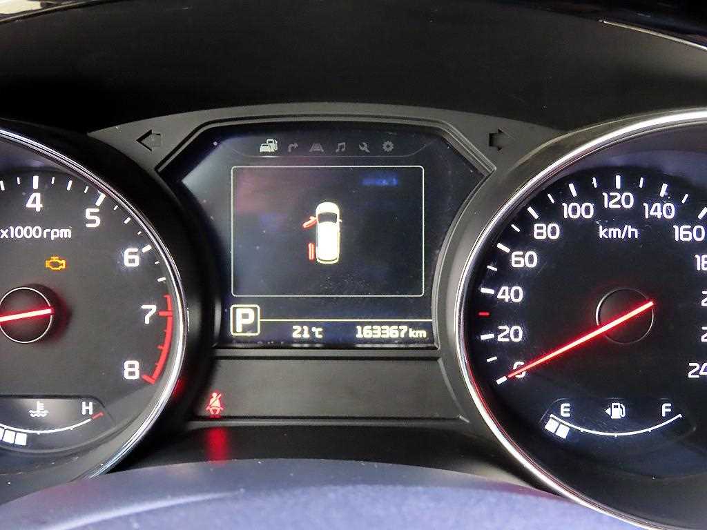 KIA Carnival - Vista 9