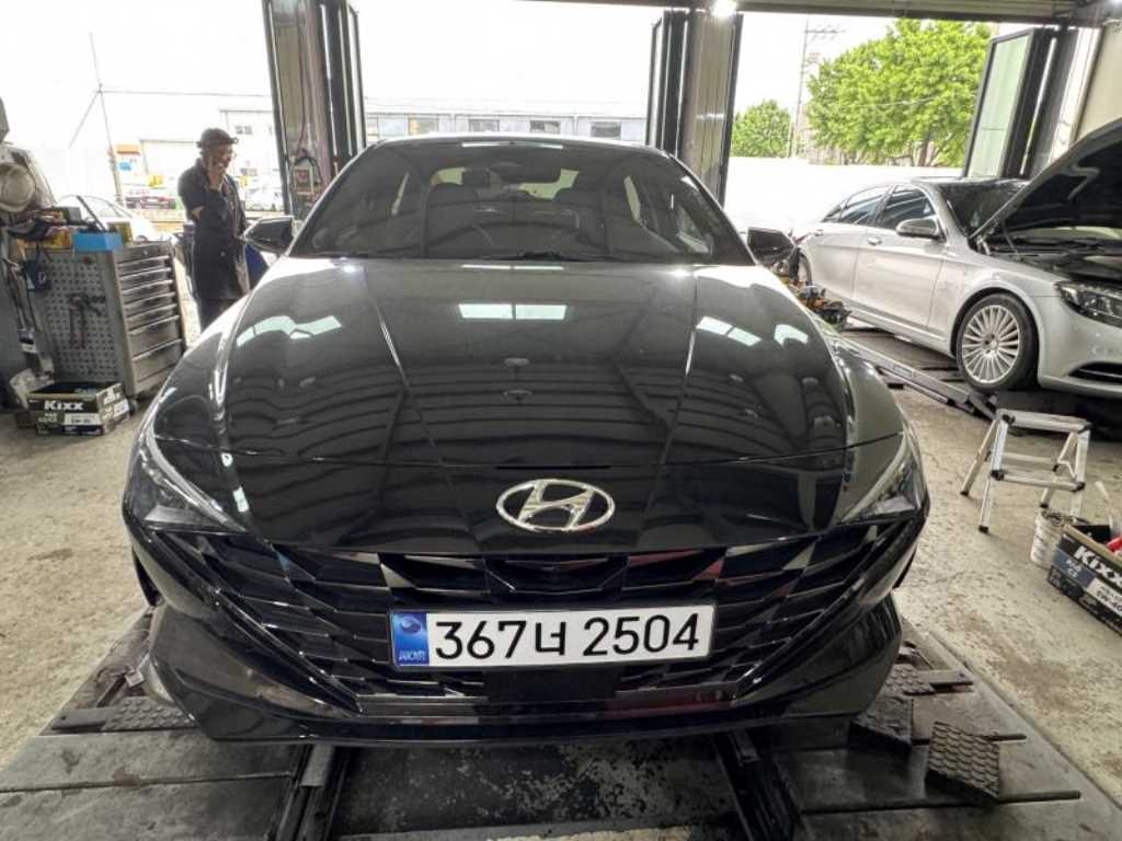 HYUNDAI Avante - Vista 2