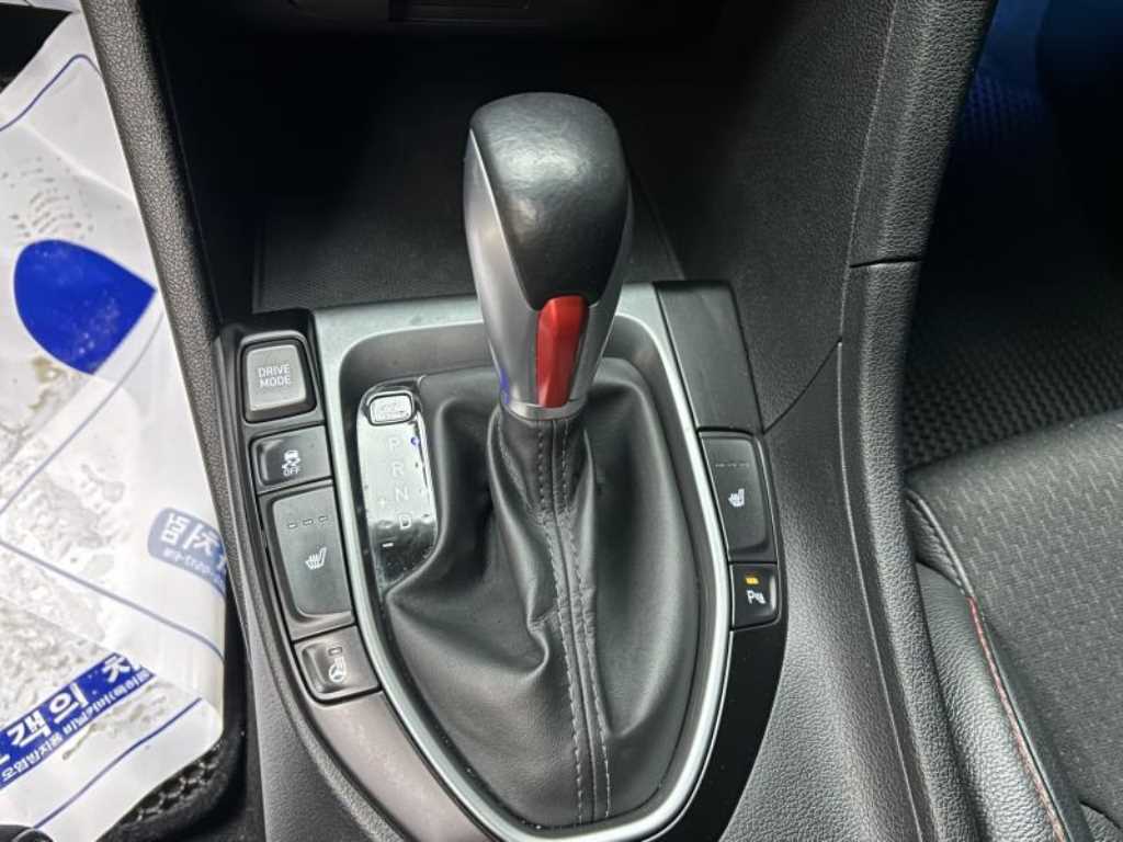 HYUNDAI Veloster - Vista 10
