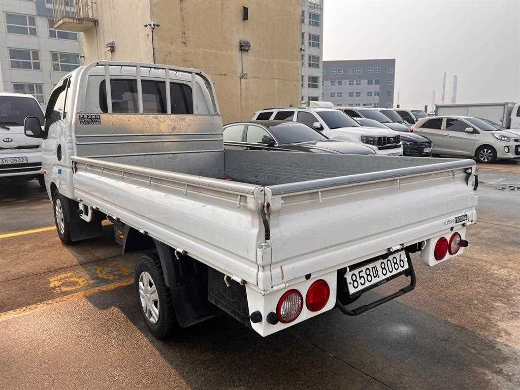 Small Truck Cargo (small) - Vista 4