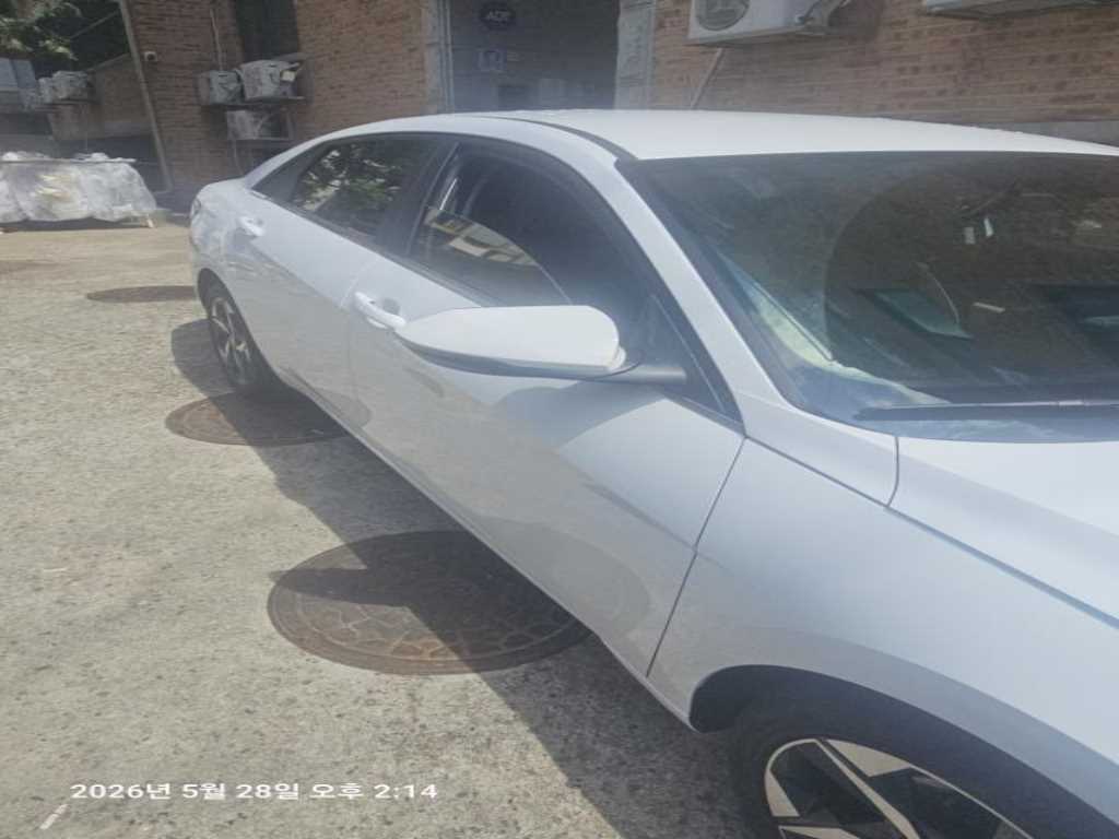 HYUNDAI Avante - Vista 2