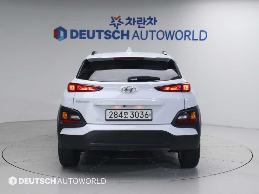 HYUNDAI Kona - Vista 4