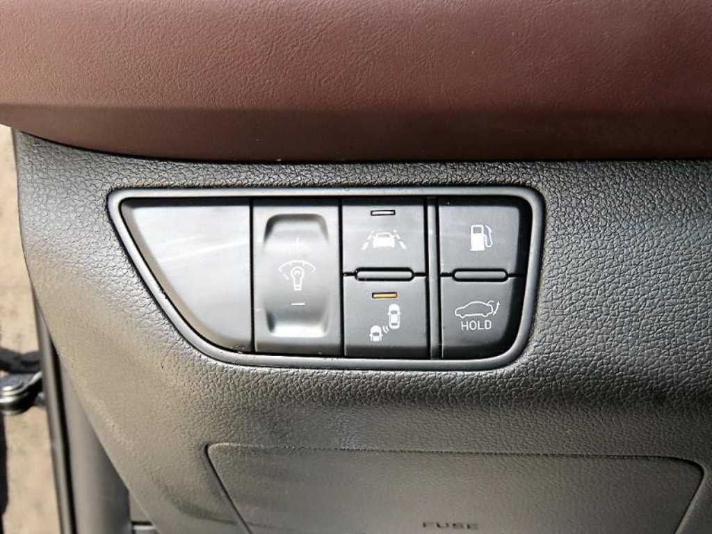 Genesis G70 - Vista 12