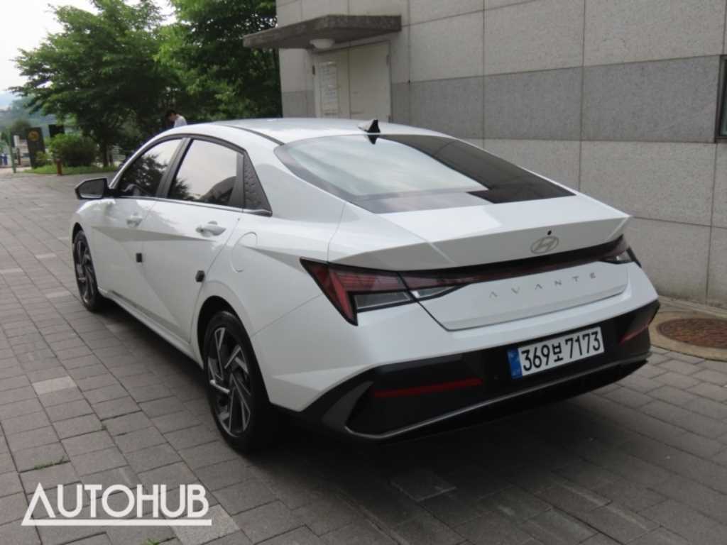 HYUNDAI Avante - Vista 4
