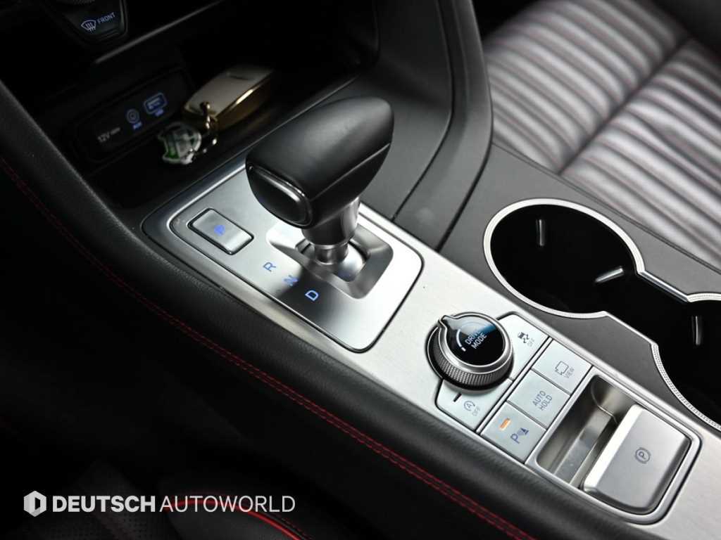 Genesis G70 - Vista 9