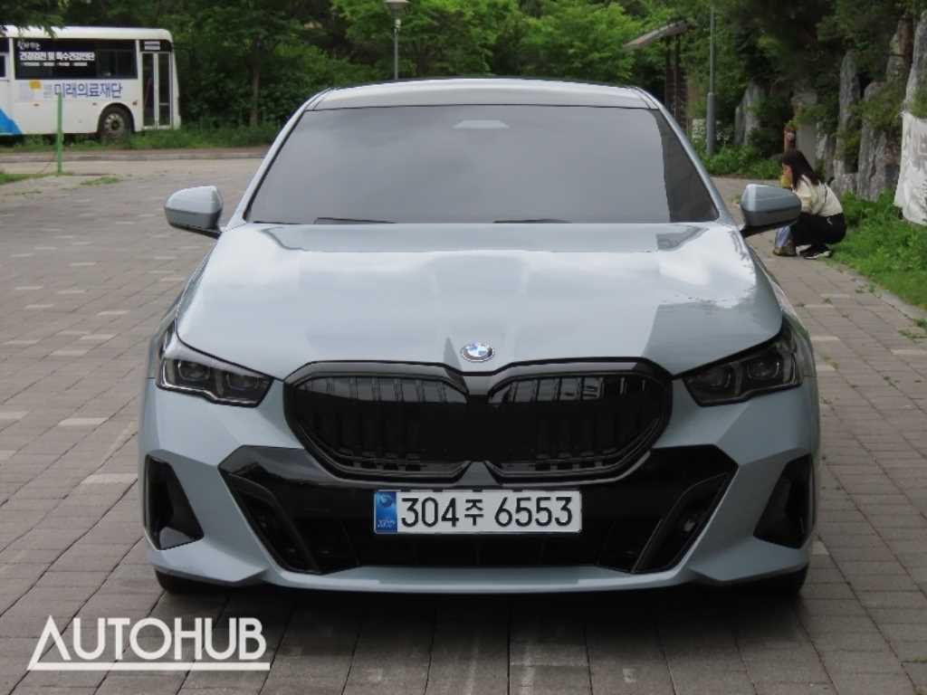 BMW 5 Series 2026 Gris - Importación desde Corea - HF Imports Iquique - Foto 1