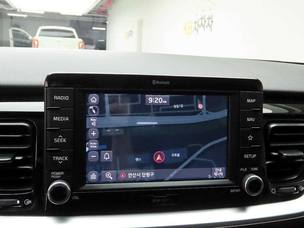 KIA Stonic - Vista 9
