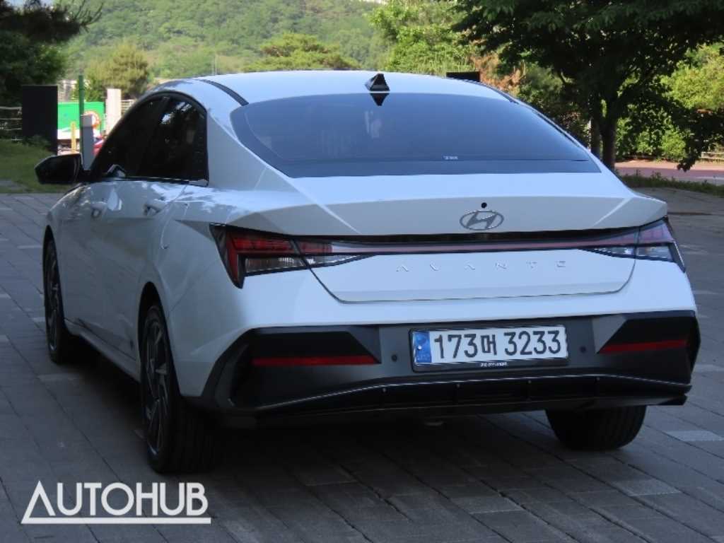 HYUNDAI Avante - Vista 4