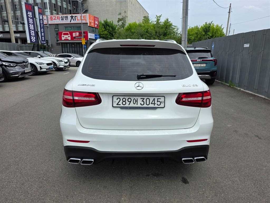 Mercedes Benz GLC Class - Vista 3