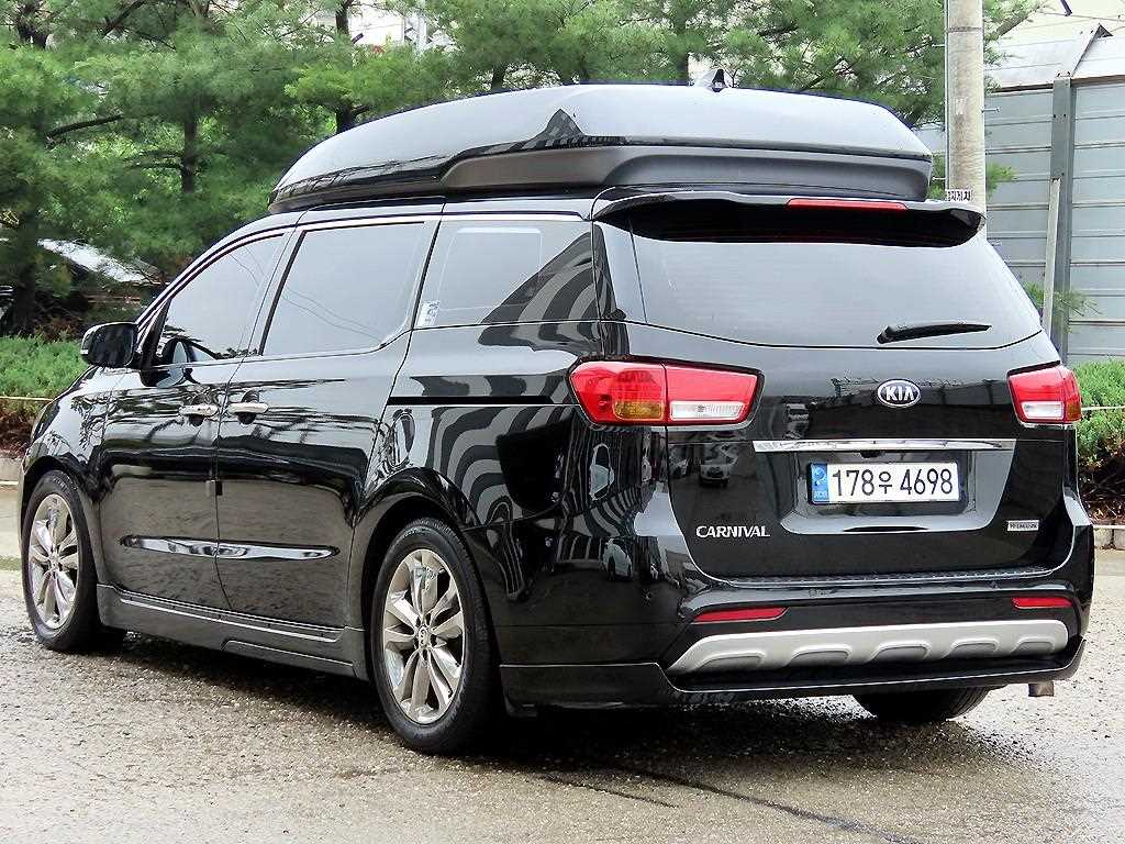 KIA Carnival - Vista 3