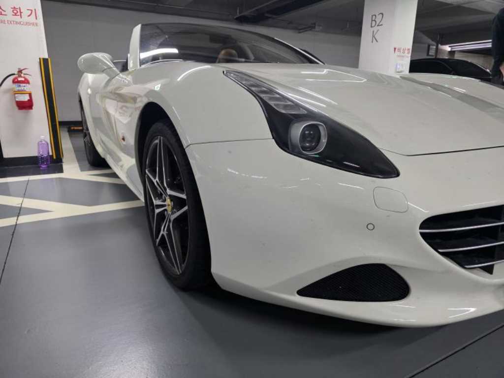 Ferrari California - Vista 3