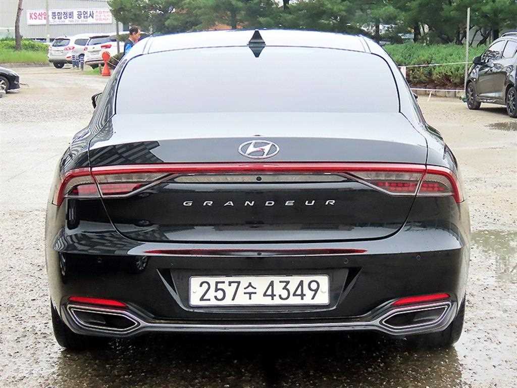 HYUNDAI Grandeur - Vista 4