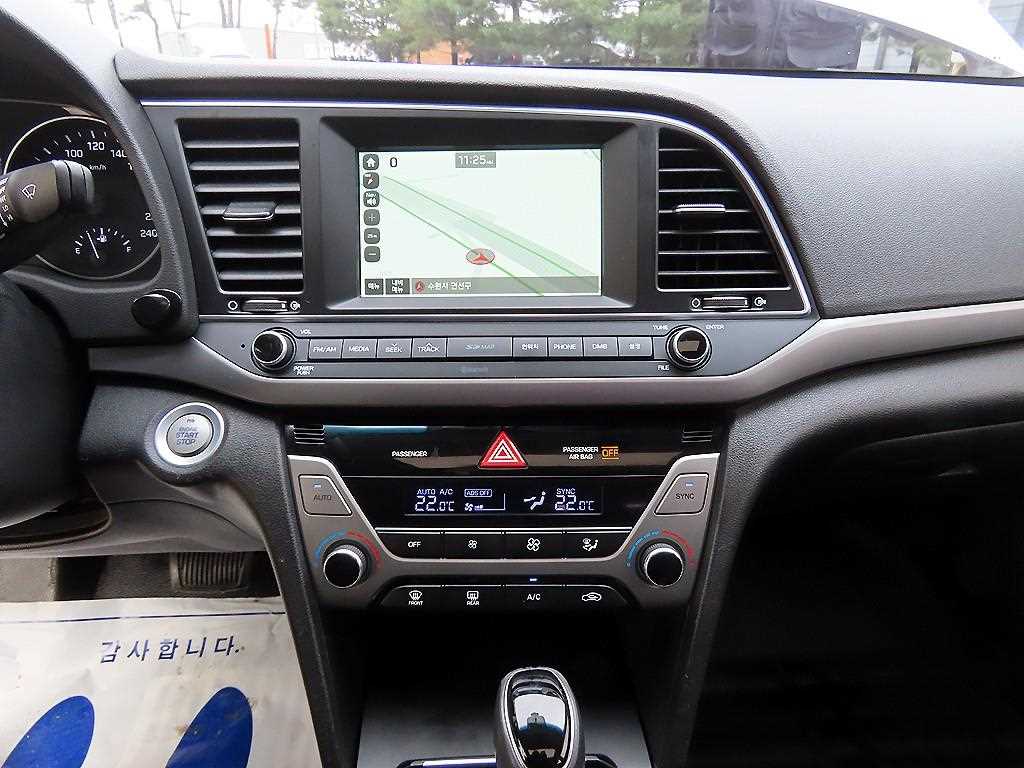 HYUNDAI Avante 2016 Blanco - Importación desde Corea - HF Imports Iquique - Foto 13