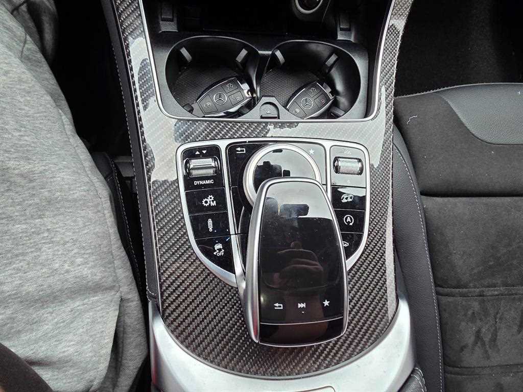 Mercedes Benz GLC Class - Vista 12