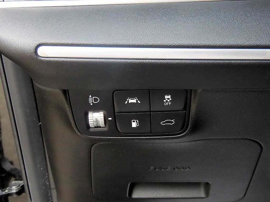 HYUNDAI Grandeur - Vista 12
